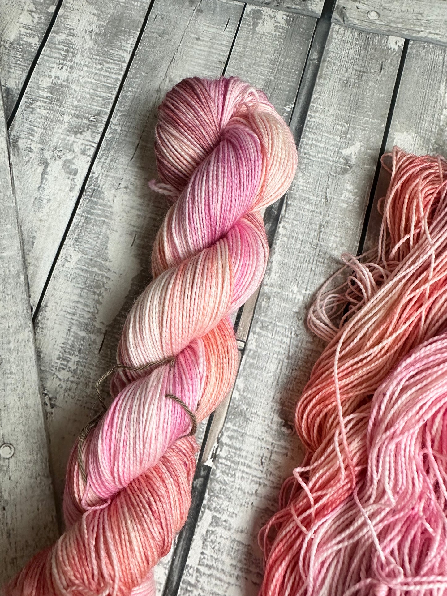DAHLIAS Toad Hollow Yarns