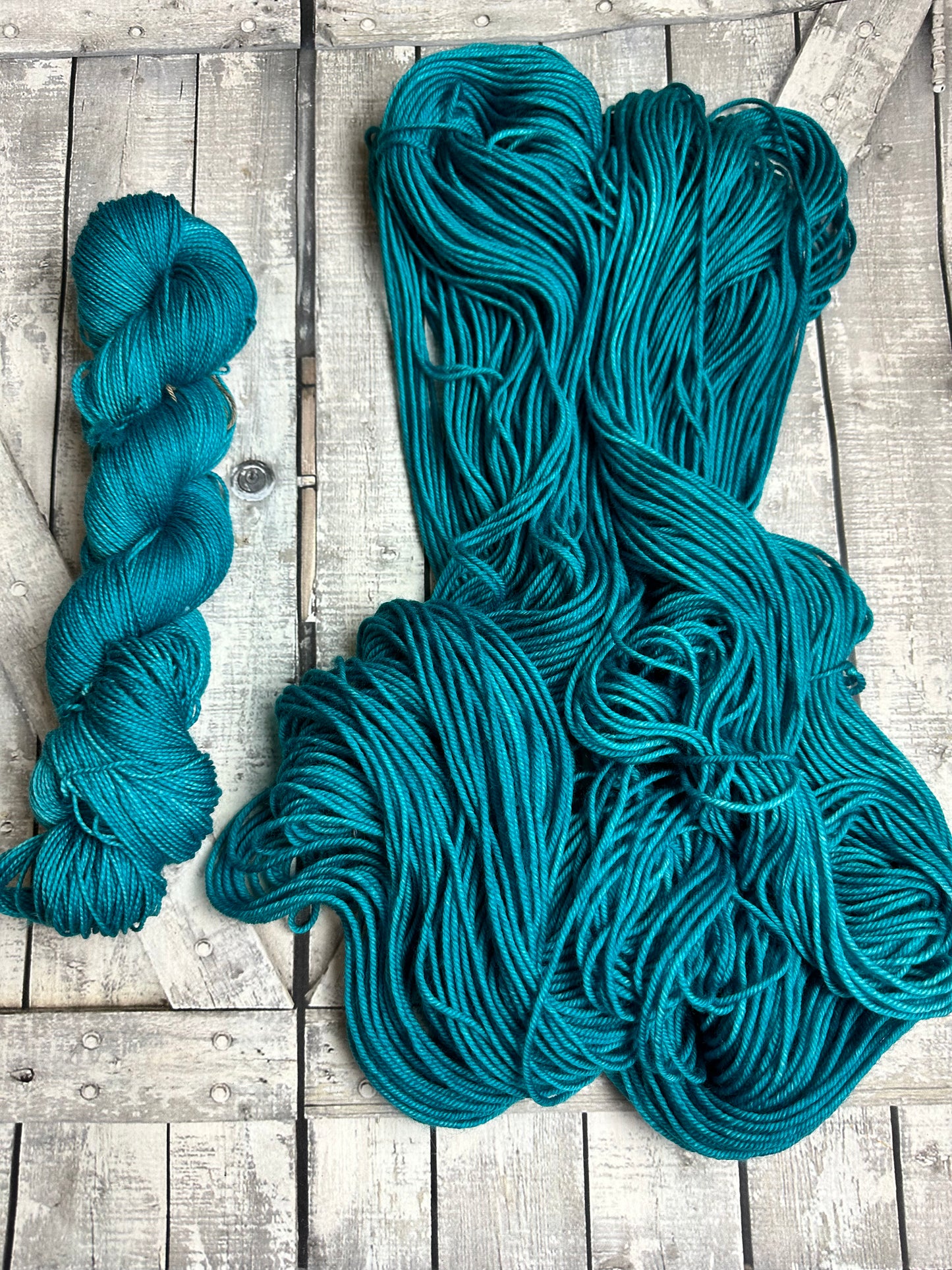 TEAL, Hand Dyed Superwash Merino Yarn,Toad Hollow Yarns
