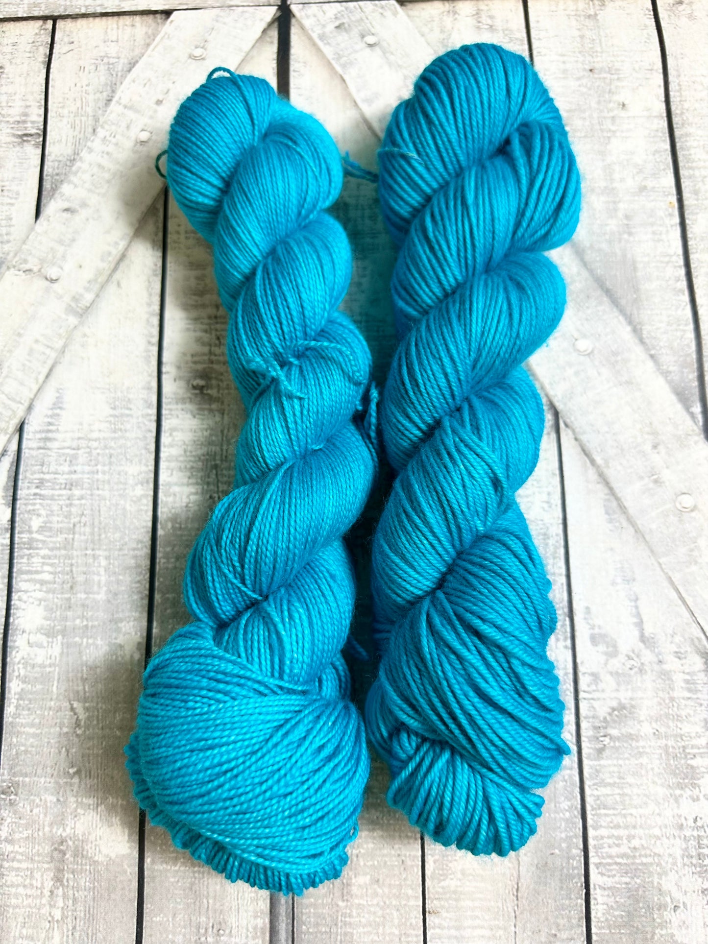 THE WRITING DESK, Toad Hollow Yarns