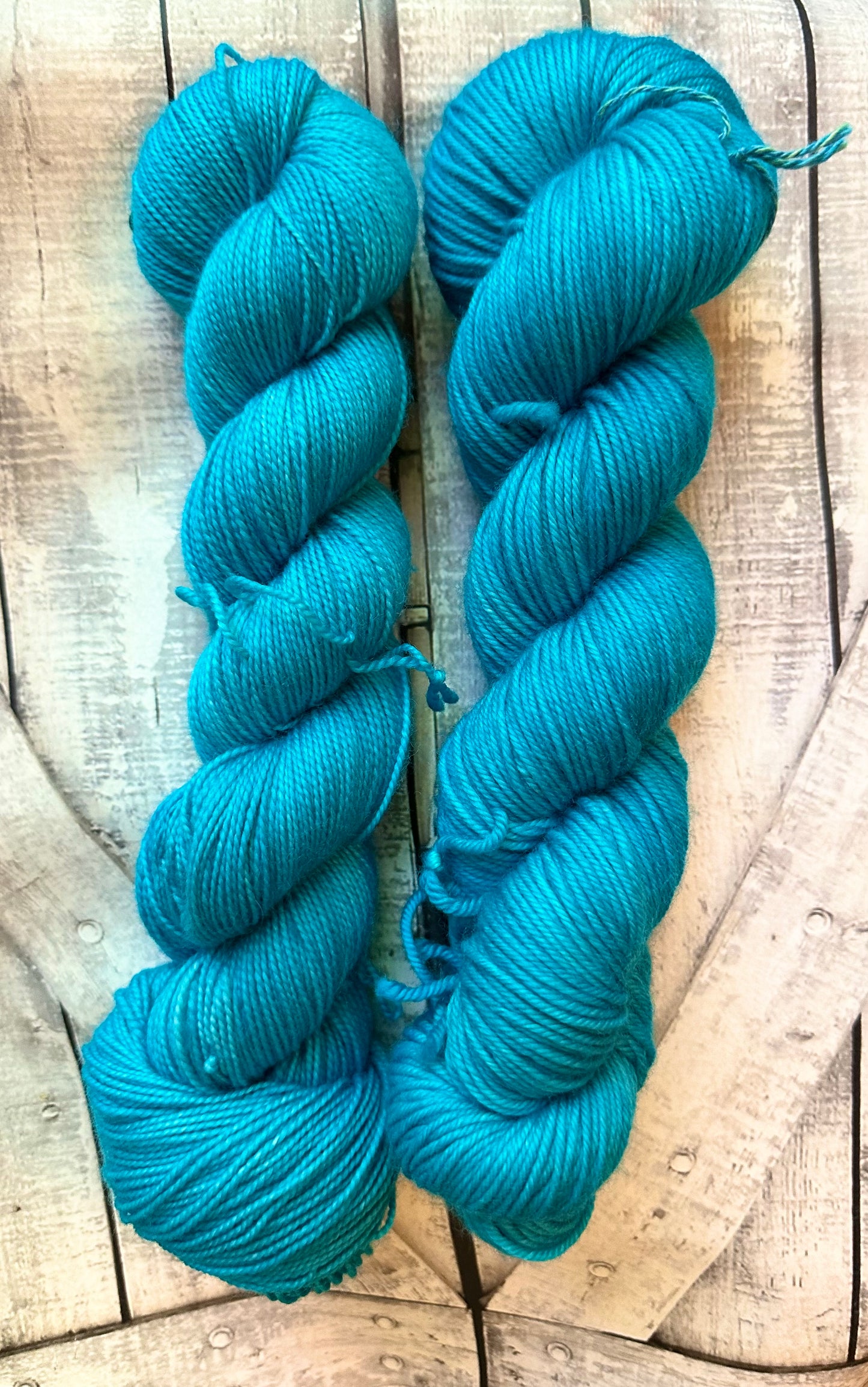THE WRITING DESK, Toad Hollow Yarns