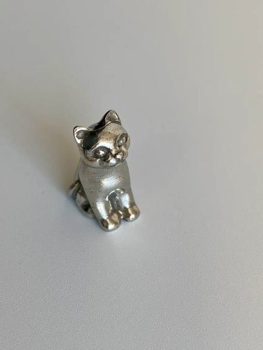 CAT NETSUKE IN SOLID PEWTER