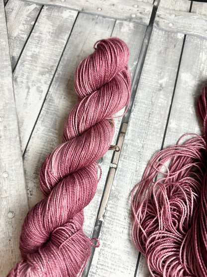 ANTIQUE MAUVE, Toad Hollow Yarns