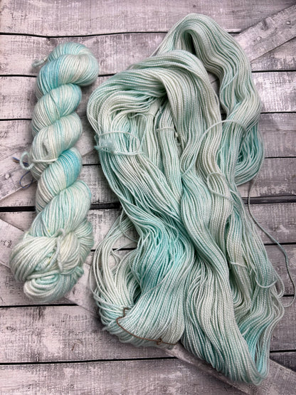 ICICLES from the 2023 Christmas Collection, Hand Dyed Superwash Merino Yarn,Toad Hollow Yarns
