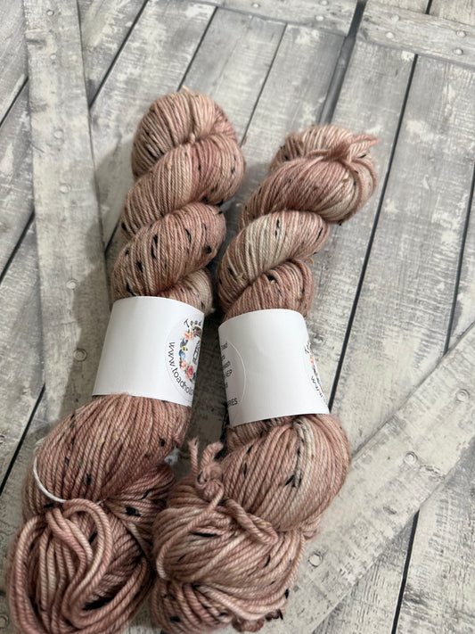 POISON BERRIES from the Enchanted Forest Collection, Toad Hollow Yarns