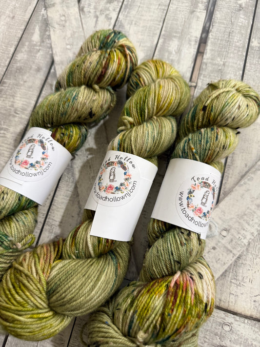 THORNY BUSHES from the Enchanted Forest Collection, Toad Hollow Yarns
