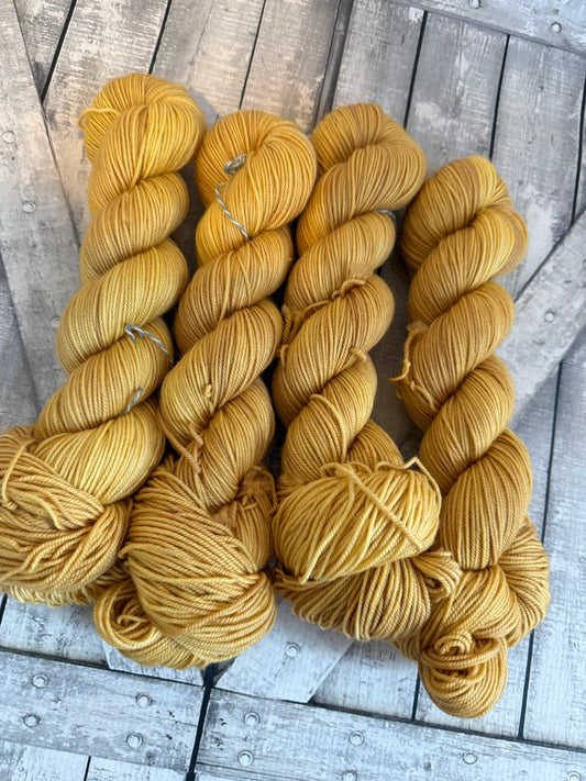THE BEES KNEES, Toad Hollow Yarns