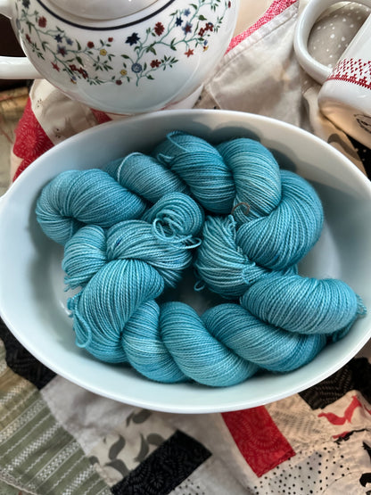 SEA SPRAY, Toad Hollow Yarns