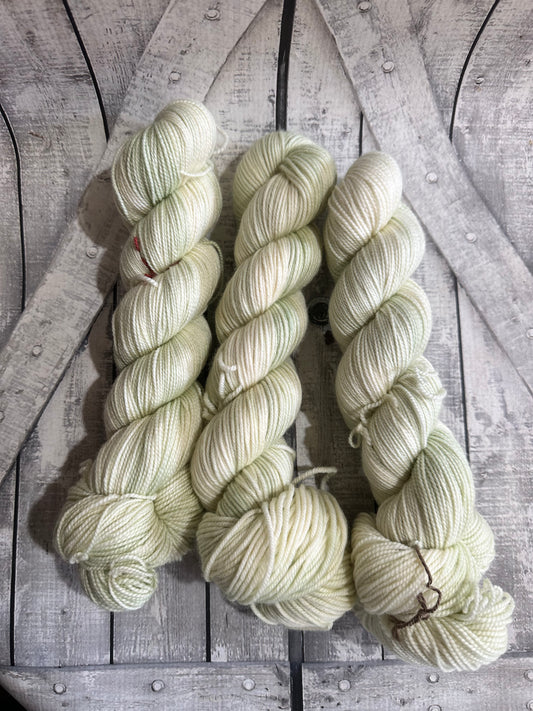 OOAK - LIGHT GREEN Toad Hollow Yarns