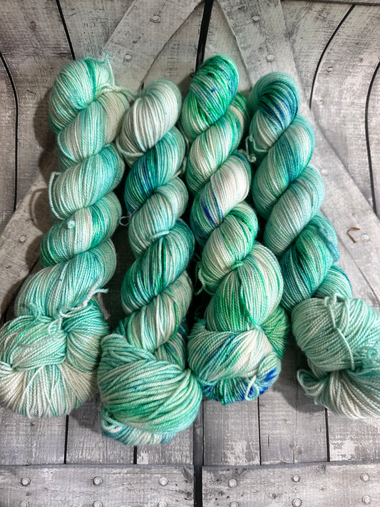 OOAK - BLUE & GREEN SPECKLE Toad Hollow Yarns