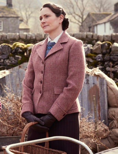 MRS HALL - All Creatures Great & Small Collection Toad Hollow Yarns